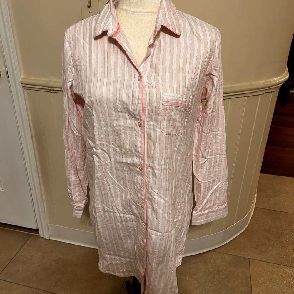 NWT woman’s Victoria Secret Sleep Shirt/Size XSmall